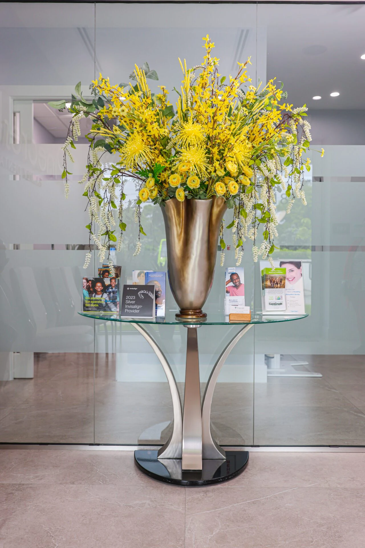 gallery- flower pot with yellow flowers