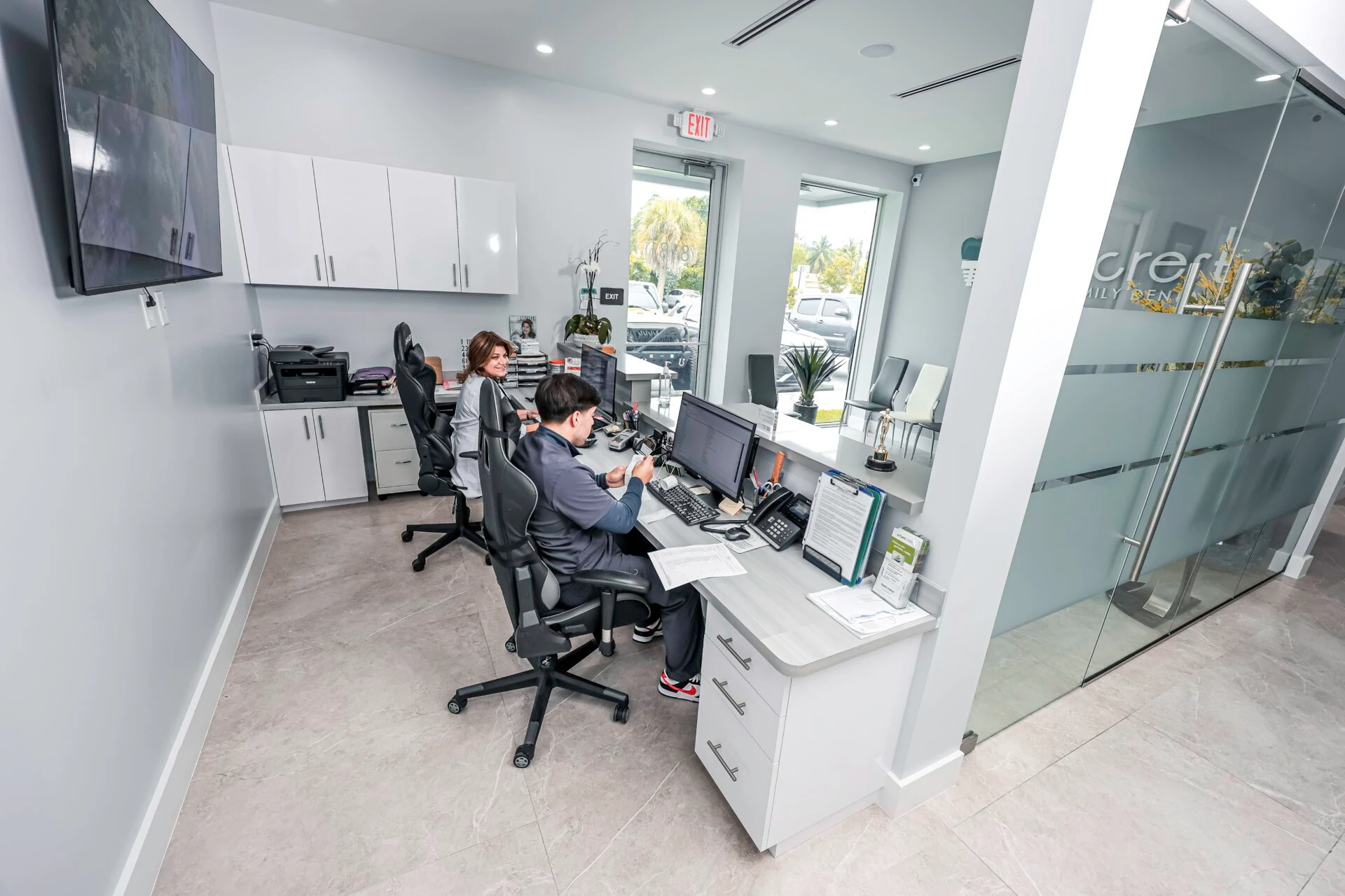 gallery- doctors working in the office cabin