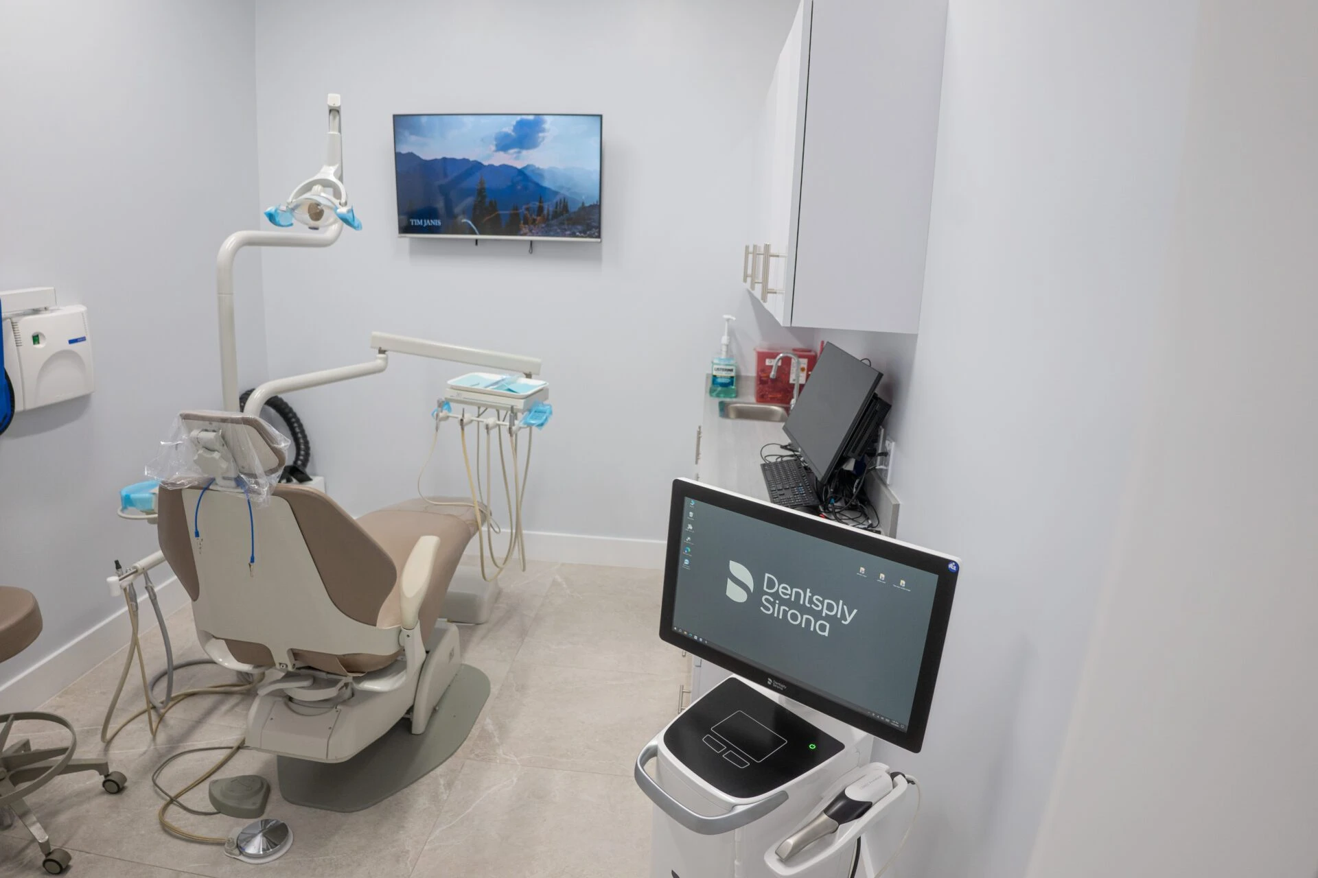 Modern Dental Examination Room with Advanced Digital Technology